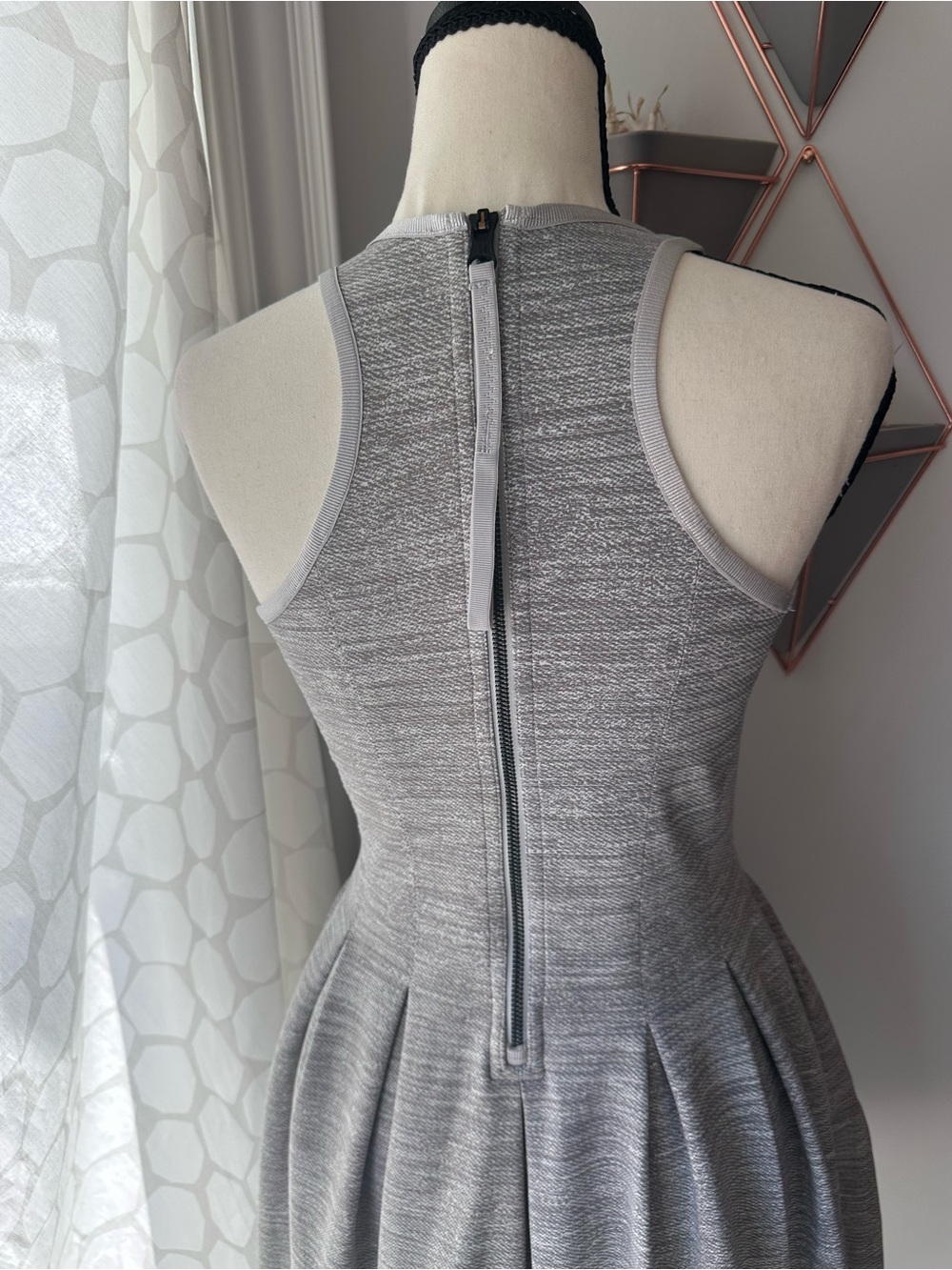 LULULEMON Here to There Pleated Dress Sleeveless Heather Gray Fit & Flare Size 6 - Picture 12 of 16